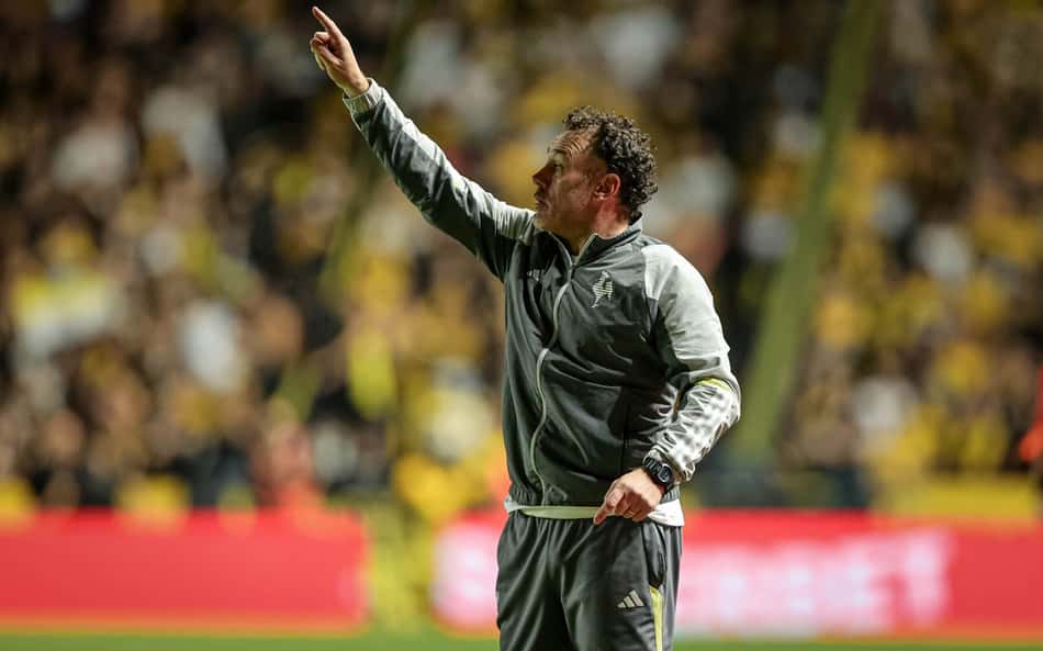 Gabriel Milito fala sobre contratação de Deyverson: 'É um ganhador'