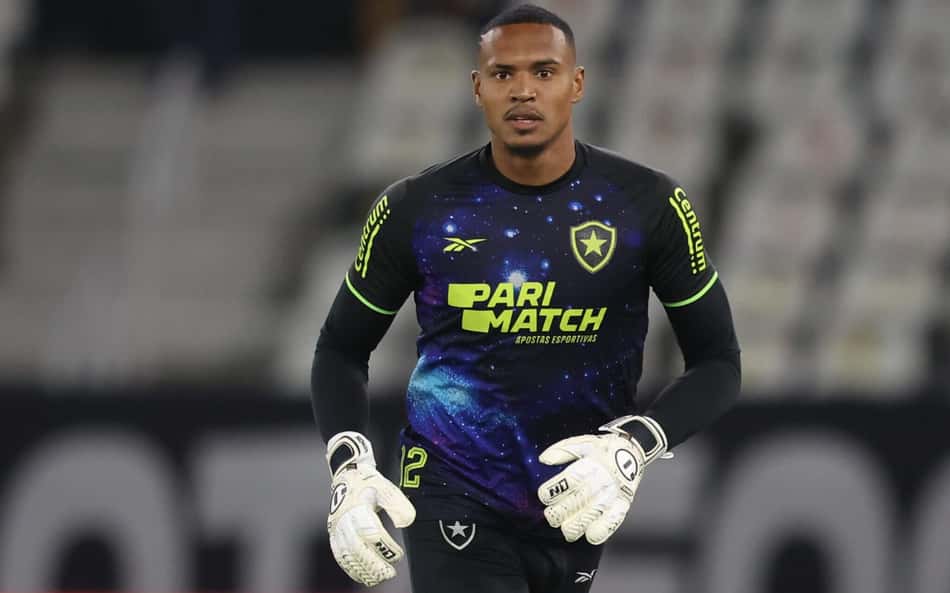 Torcedores do Botafogo criticam John: 'Adora entregar para o Palmeiras'