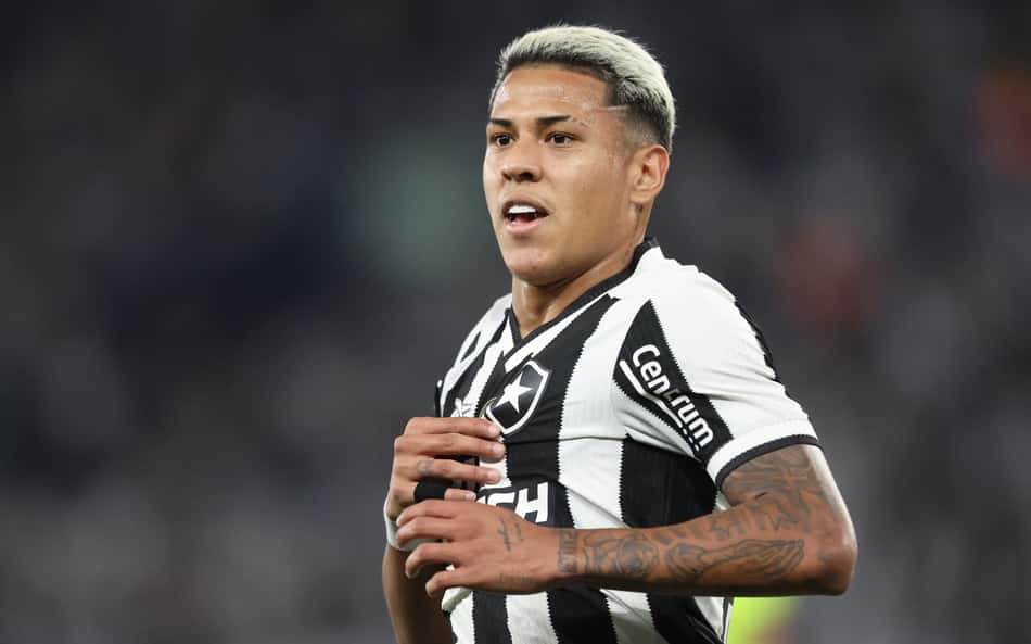 Matheus Martins desabafa e vibra em classificação do Botafogo: 'Tem que saber sofrer'