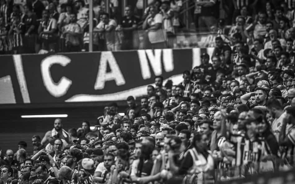 Atlético-MG identifica torcedor que fez gestos racistas