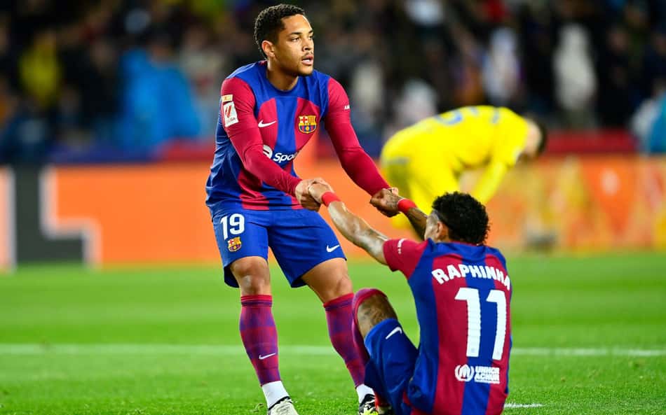 Clube inglês negocia a contratação de Vitor Roque, do Barcelona