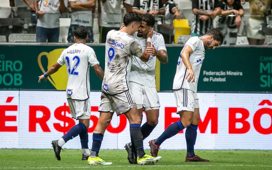 Titular do Cruzeiro passará por cirurgia; clube não informa prazo de recuperação