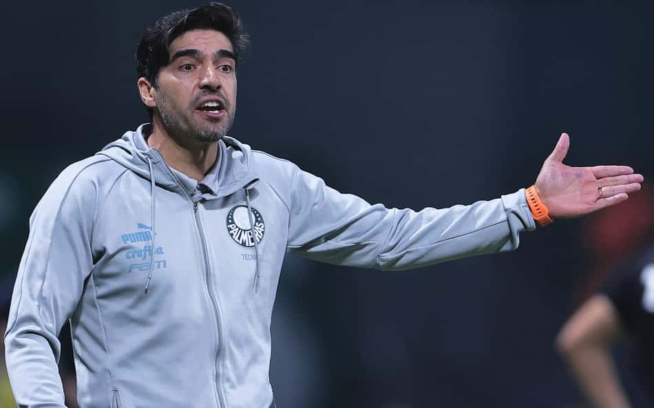'Não confio no VAR', dispara Abel Ferreira após tropeço do Palmeiras contra o Flamengo