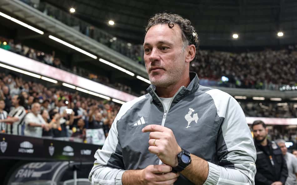Milito faz forte cobrança ao elenco do Atlético-MG: 'Humildade, concentração e compromisso'