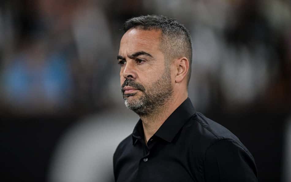Artur Jorge avalia goleada do Botafogo, mas pondera: 'Não acho que tenha sido força máxima'