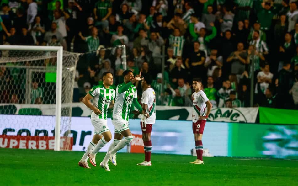Fluminense sofre virada para Juventude, mas fica vivo por vaga na Copa do Brasil
