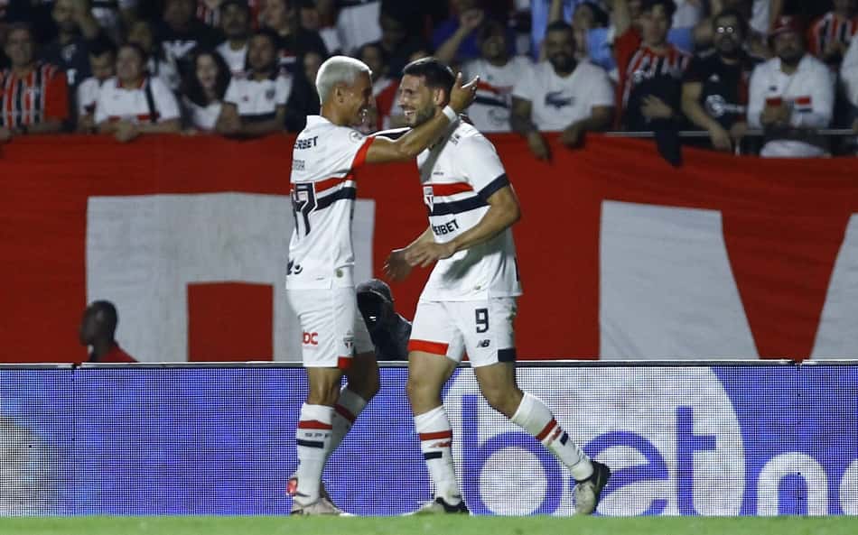 Torcedores do São Paulo se derretem após mais um gol de Calleri: 'Pai do Flamengo'