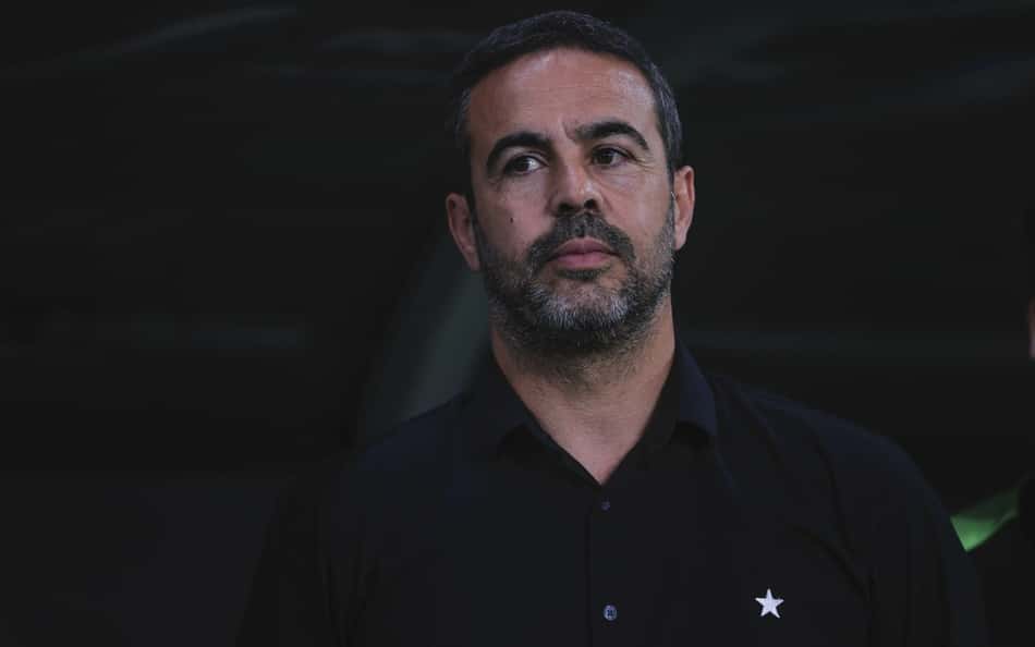 Com empate no fim, técnico do Botafogo evita relembrar 2023: 'Não vamos falar sobre isso'