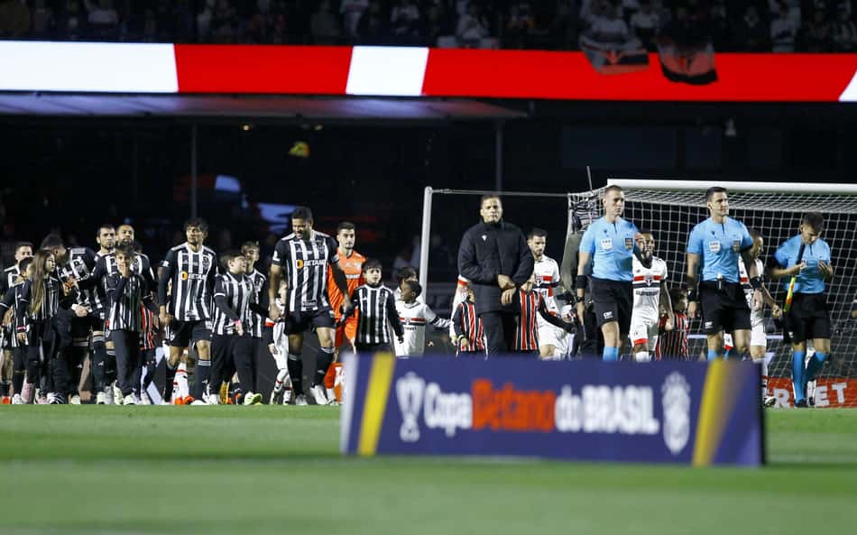 Comentarista corneta medalhão do São Paulo: 'Pior jogo com a camisa do clube'
