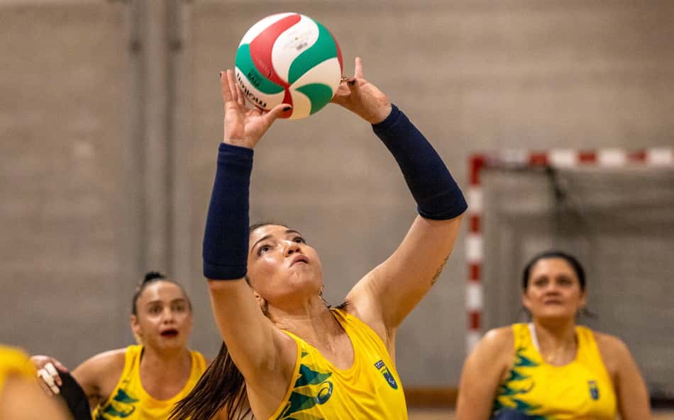 Irmão de Zé Roberto Guimarães comanda seleção feminina de vôlei sentado nas Paralimpíadas