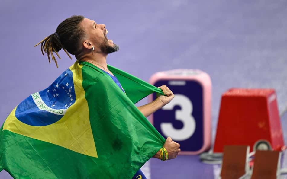 Ricardo Gomes conquista medalha de ouro para o Brasil no atletismo