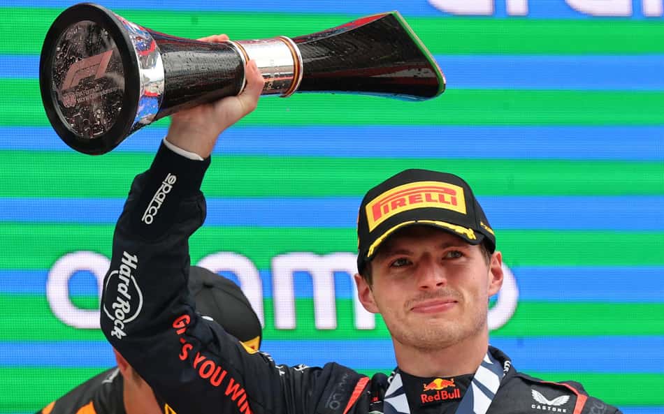 Mercedes revela que desistiu de Verstappen nas férias, mas garante: 'Chance não era zero'
