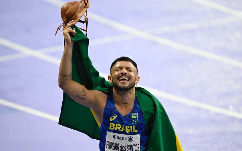 Paralimpíadas: Petrúcio Ferreira ganha medalha de ouro nos 100m – T47