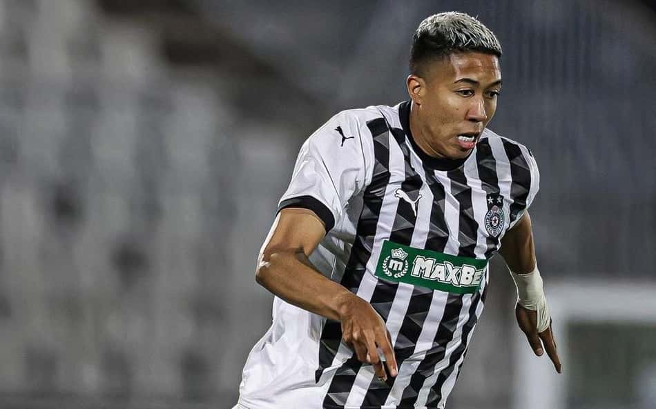 Ex-Bahia se emociona ao relembrar noite de artilheiro na Champions League