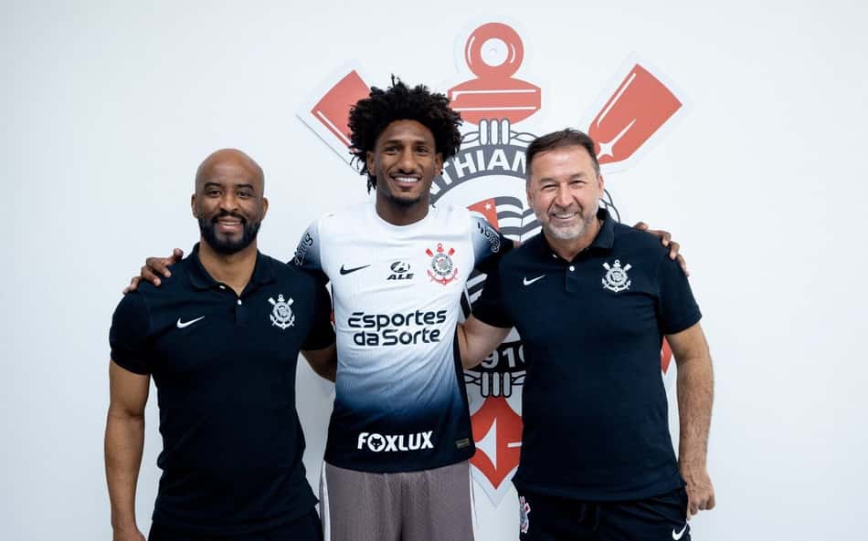 Corinthians anuncia a contratação de Talles Magno