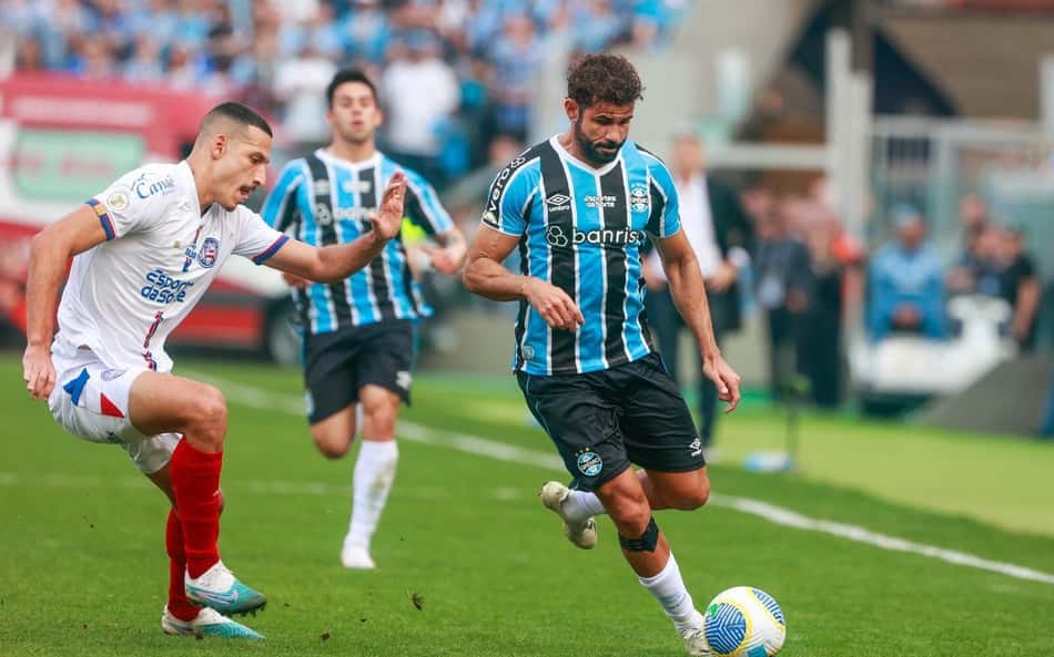 Atacante do Grêmio é criticado após derrota para o Bahia: 'Ex-jogador'