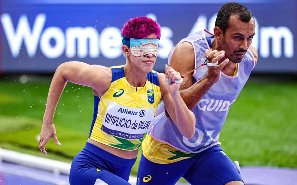 Thalita Simplício leva medalha de prata nos 400m do atletismo
