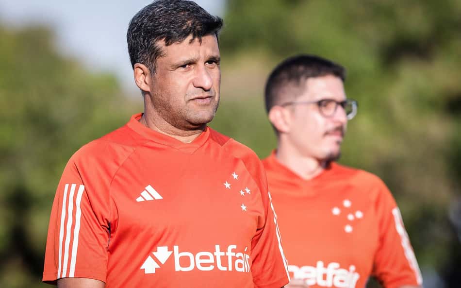 Auxiliar técnico do Cruzeiro elogia primeiro tempo e projeta jogo de volta: 'Temos condições de reverter'
