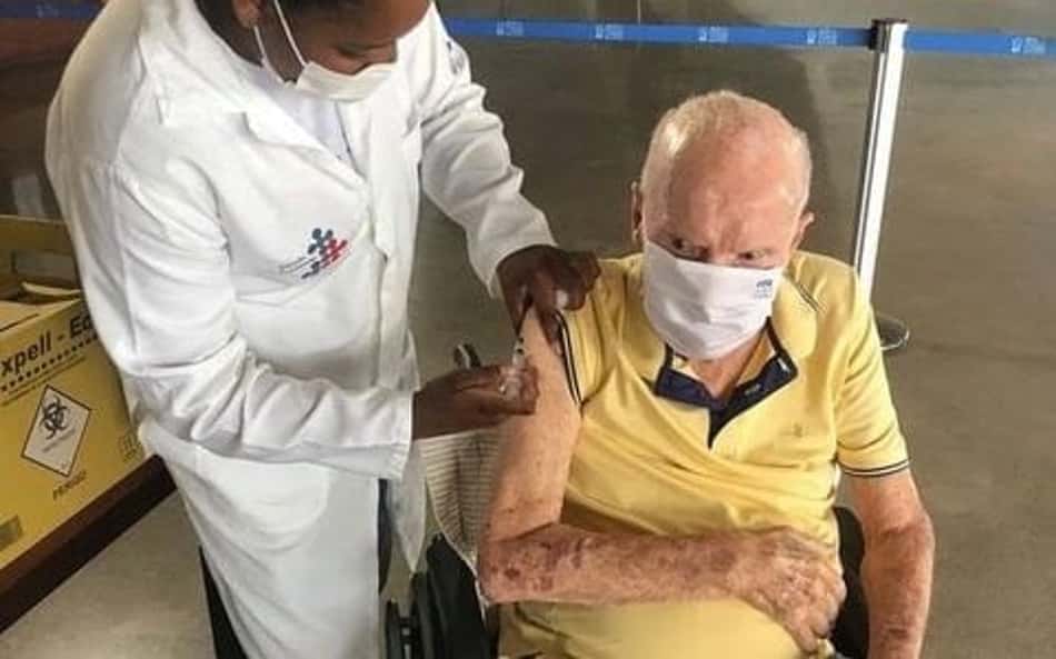 Cuidadora de Zagallo cobra R$ 190 mil à família por 'ambiente de trabalho hostil'