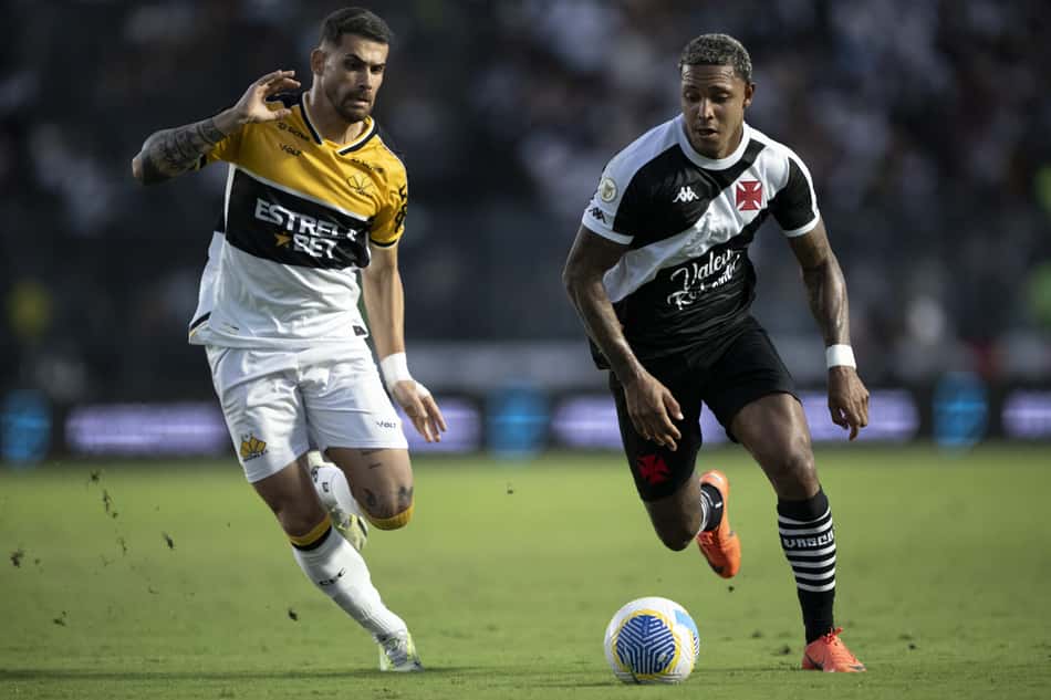 Vasco espera no jogo de hoje ter sua revanche contra o Criciúma. Foto: Jorge Rodrigues/AGIF