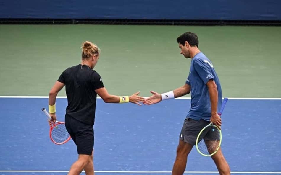 melo-matos-usopen-cumprimentam-2024-e1724962809983-1024×682-1-aspect-ratio-512-320