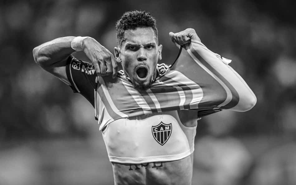 Atlético-MG consegue efeito suspensivo e terá Paulinho no clássico contra o Cruzeiro