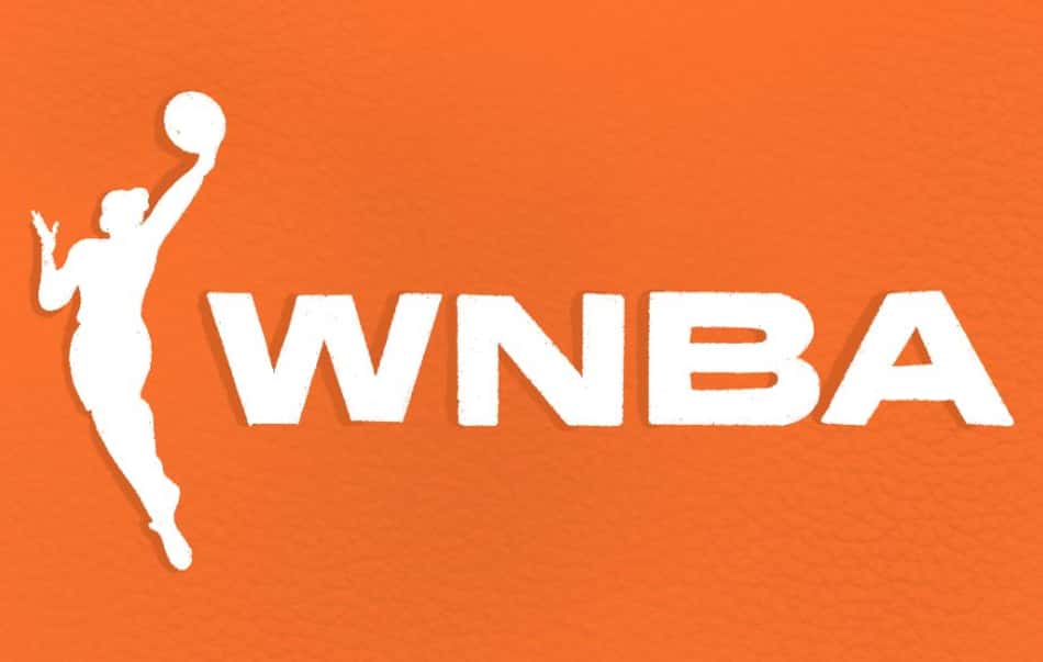 Estrela do basquete processa WNBA por suposta discriminação após gravidez