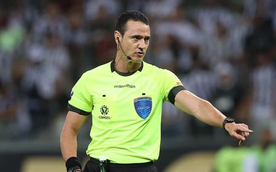 Especialista analisa perfil de árbitro de Atlético-MG x Fluminense: 'Homem de gelo'