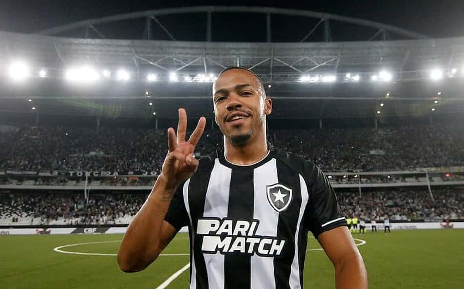 Capitão do Botafogo, Marlon Freitas projeta jogo decisivo contra o São Paulo
