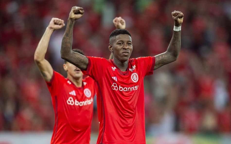 Vitão destaca boa sequência do Inter e projeta jogo de seis pontos contra o São Paulo: 'Não vamos para empatar'