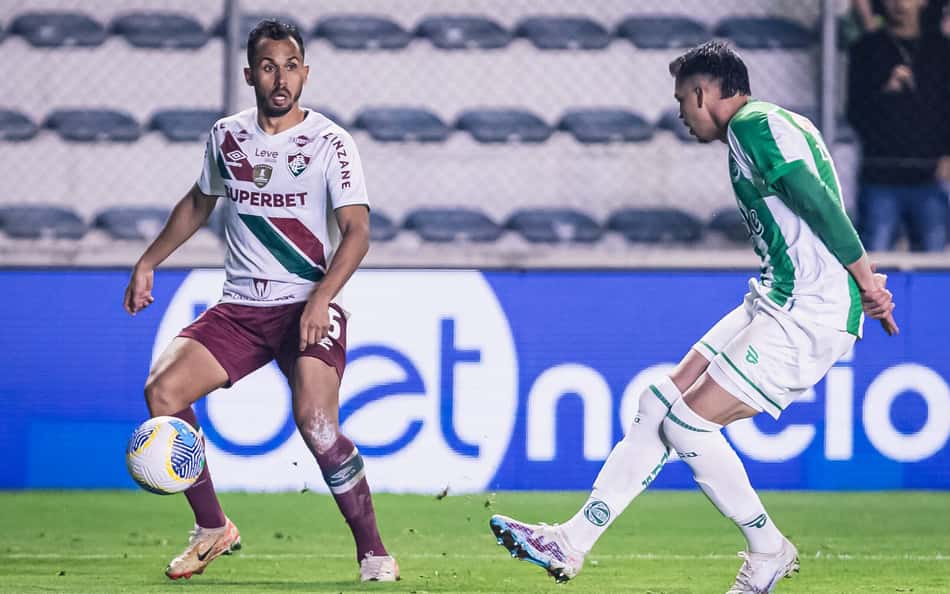 Lima celebra marca importante no Fluminense e elogia Thiago Silva: 'Líder nato'