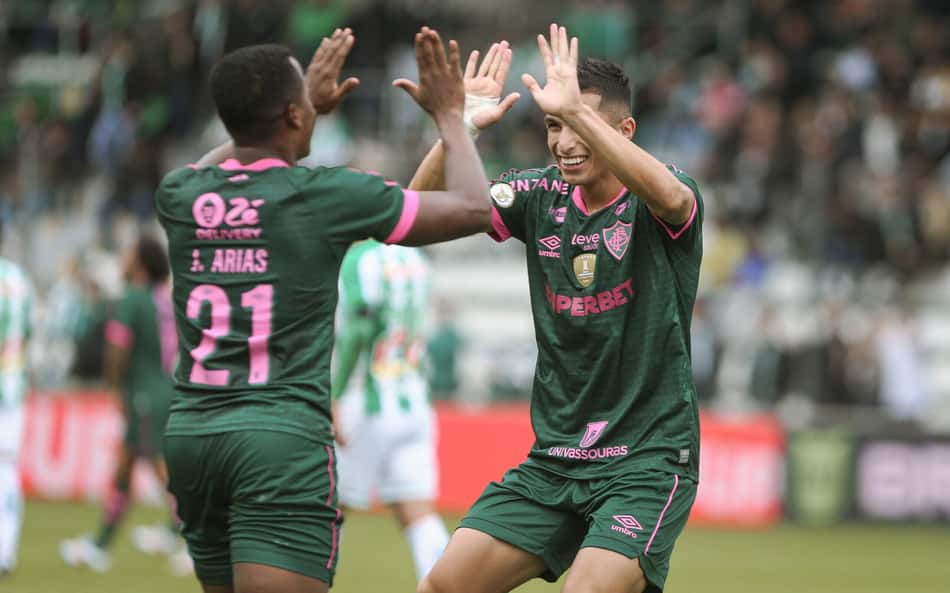 Torcedores exaltam atuação de reforço do Fluminense: 'Melhor contratação do ano'