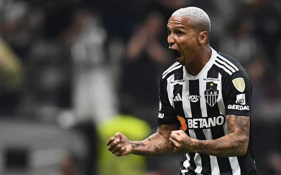 Deyverson marca duas vezes, e Atlético-MG elimina o atual campeão da Libertadores