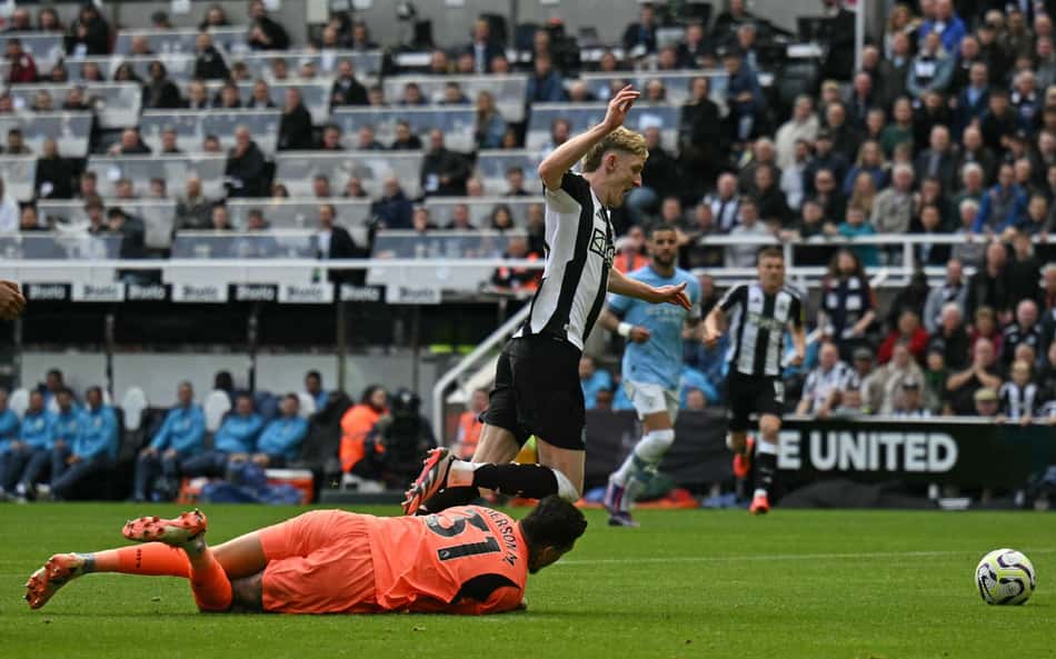 Ederson comete pênalti, e Manchester City cede empate ao Newcastle pela Premier League