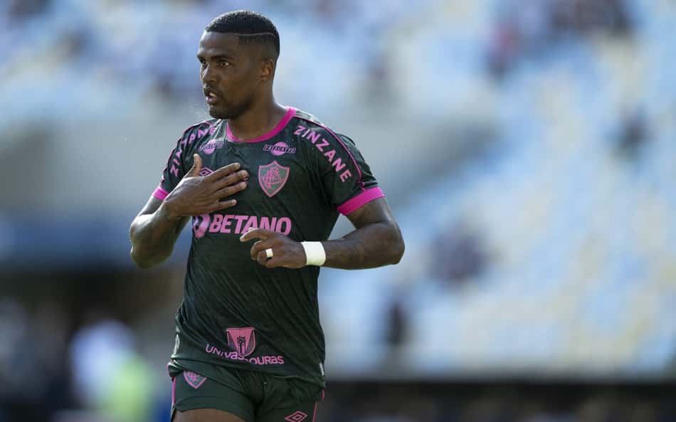 Com passagens por Fluminense, Grêmio e Seleção, Douglas Costa lança perfil no Only Fans: 'Feliz em fazer parte disso'