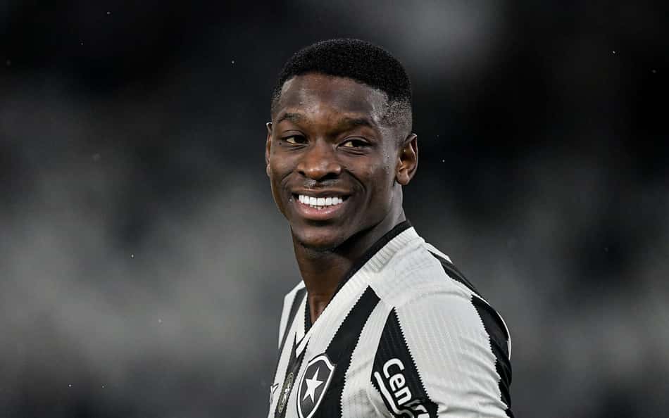 Três jogadores do Botafogo estão na pré-lista de Dorival para a Seleção Brasileira