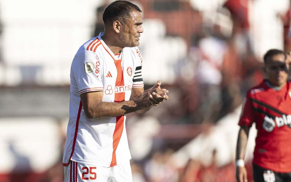 Gabriel Mercado, do Internacional se manifesta após grave lesão: 'Triste por não fazer o que amo'