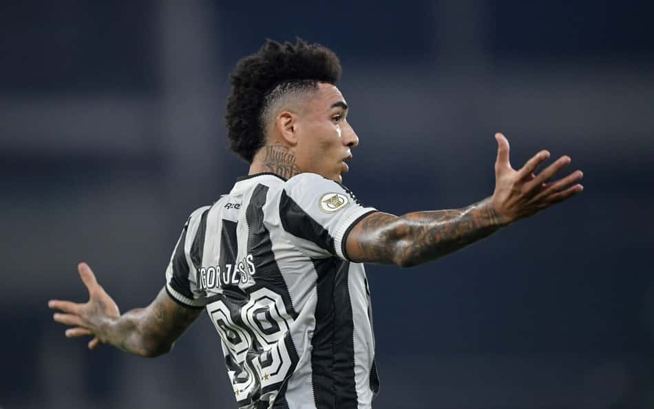 Igor Jesus lamenta empate, mas valoriza o Grêmio: 'Se seguraram bem'