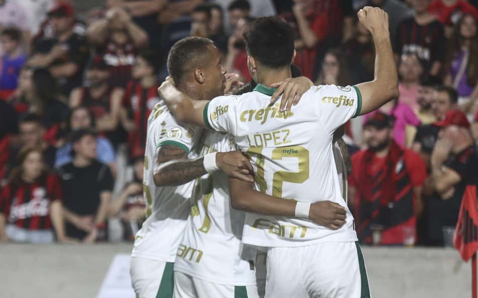 'Alviverde imponente', Palmeiras reforça luta pelo tri do Brasileirão