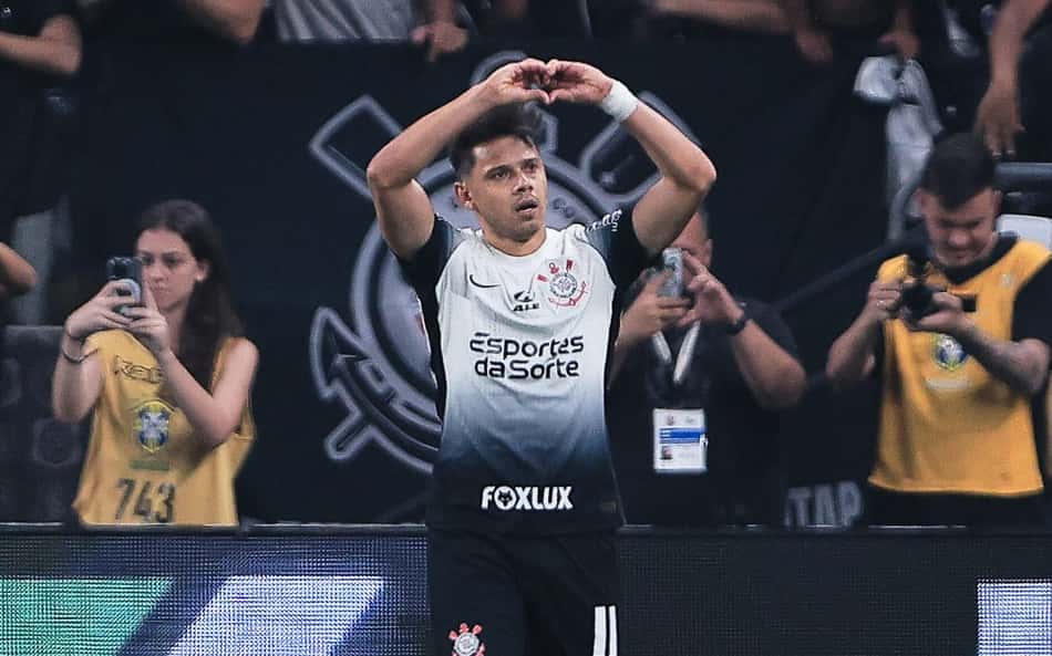 Torcedores do Corinthians vão à loucura com Romero: 'Quem é Cristiano?'