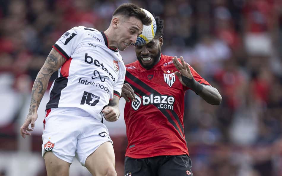 Vitória bate o Atlético-GO fora de casa e respira no Brasileirão