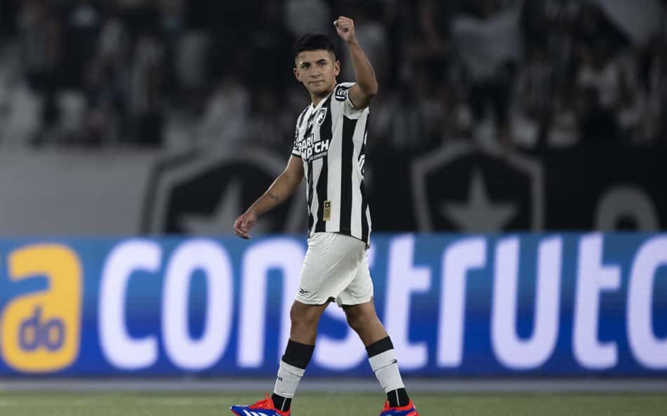 Com brilho dos goleiros e 'primeiras vezes', Botafogo vence o Corinthians pelo Brasileirão