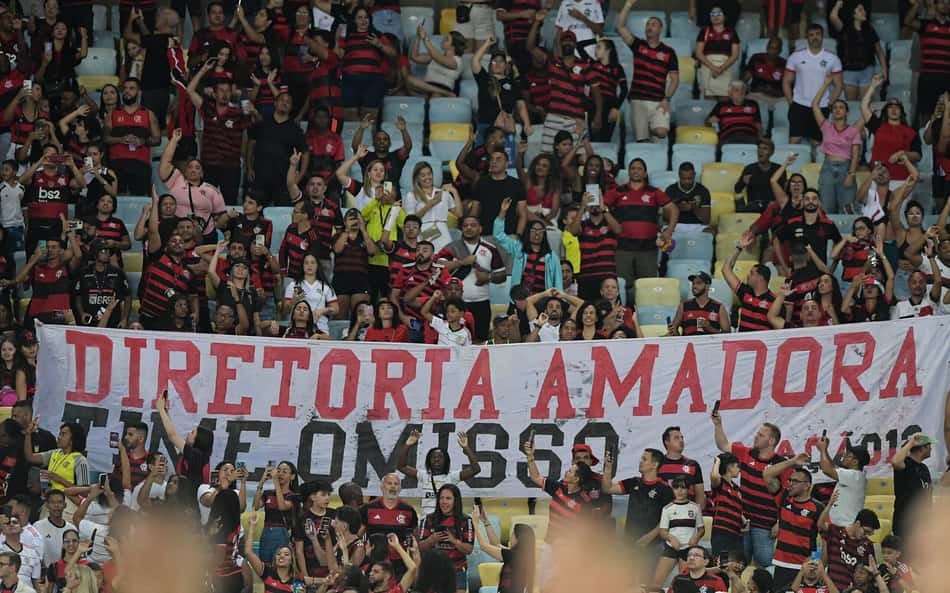 Torcedores elogiam meia do Flamengo: 'Jogando mais que Arrascaeta'