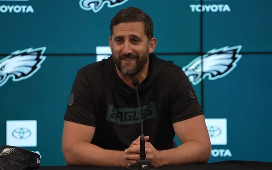 Técnico do Eagles contraria jogadores e exalta NFL no Brasil: 'Nível muito alto'