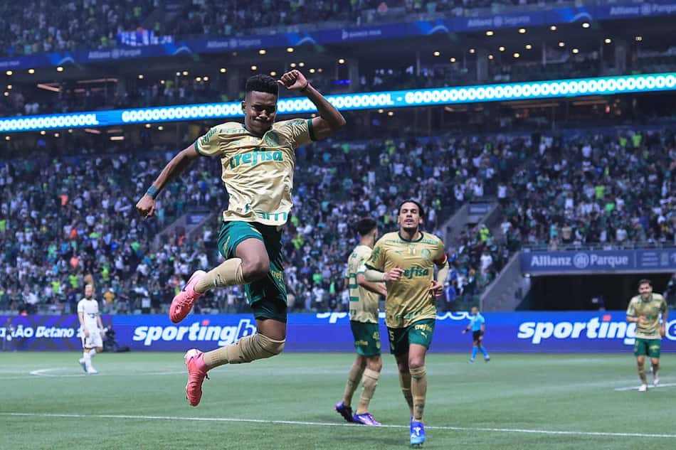 Estêvão comemora o gol em Palmeiras x Criciuma