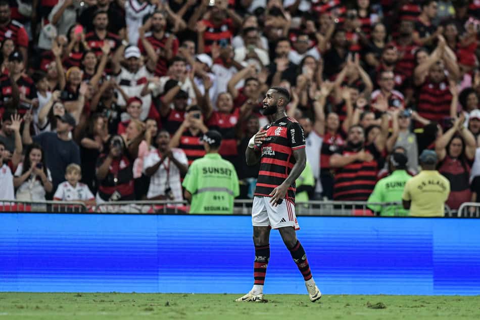 Gerson jogador do Flamengo comemora seu gol durante partida contra o Athletico-PR no estadio Maracana pelo campeonato Brasileiro A 2024. Foto: Thiago Ribeiro/AGIF