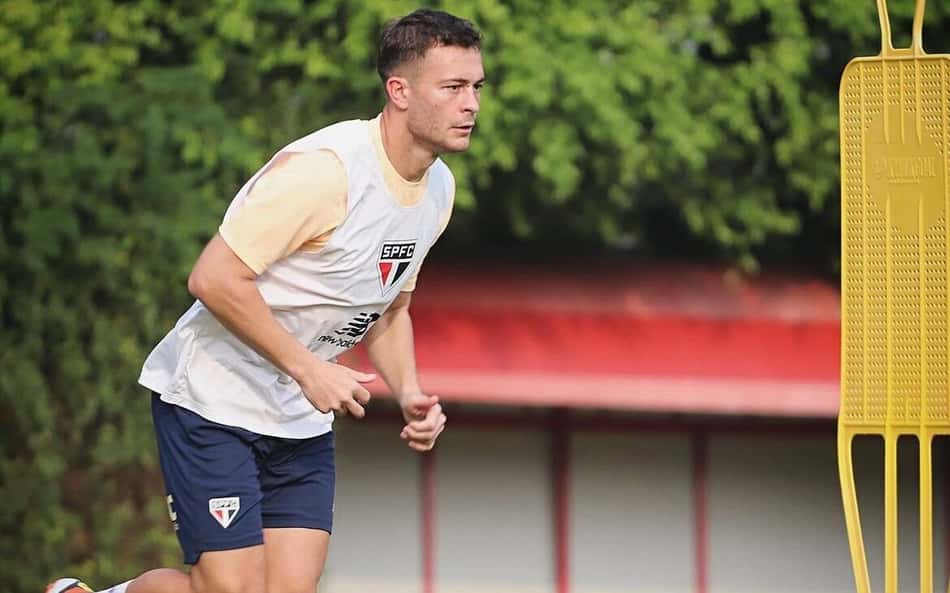 Zubeldía poupa titulares, mas promove estreia de Santiago Longo contra o Cruzeiro