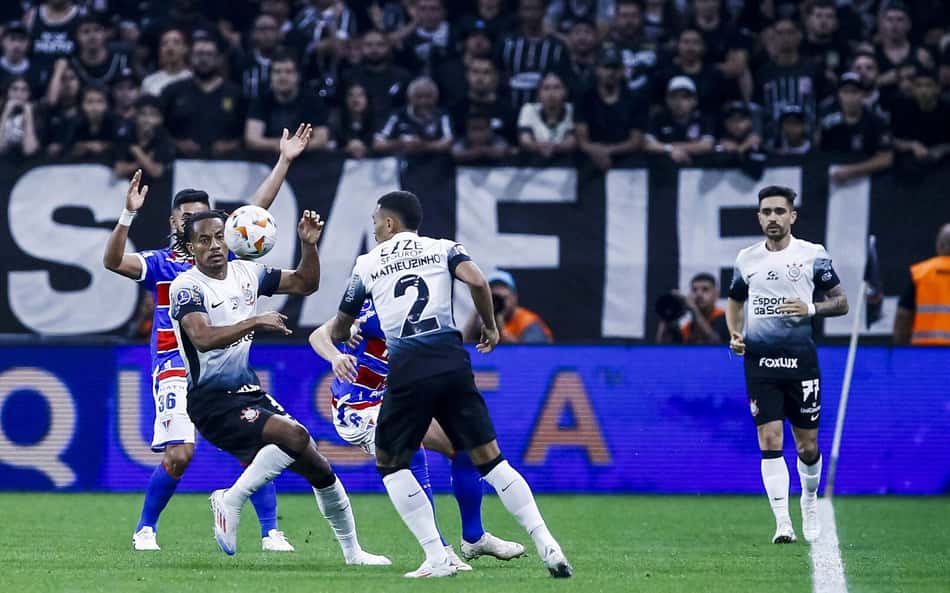 Ramón Díaz confia na defesa forte do Corinthians contra o São Paulo
