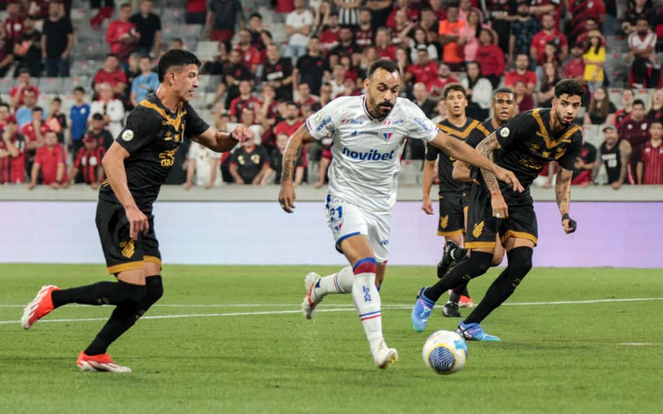 Fortaleza empata com Athletico-PR e perde a chance de assumir a liderança