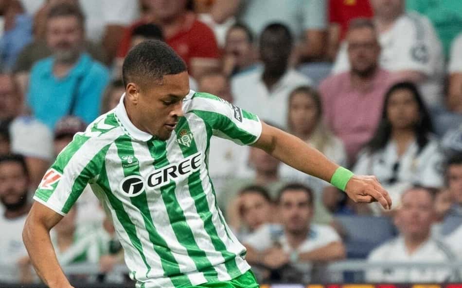 Vitor Roque sofre lesão e fica fora de partida do Campeonato Espanhol